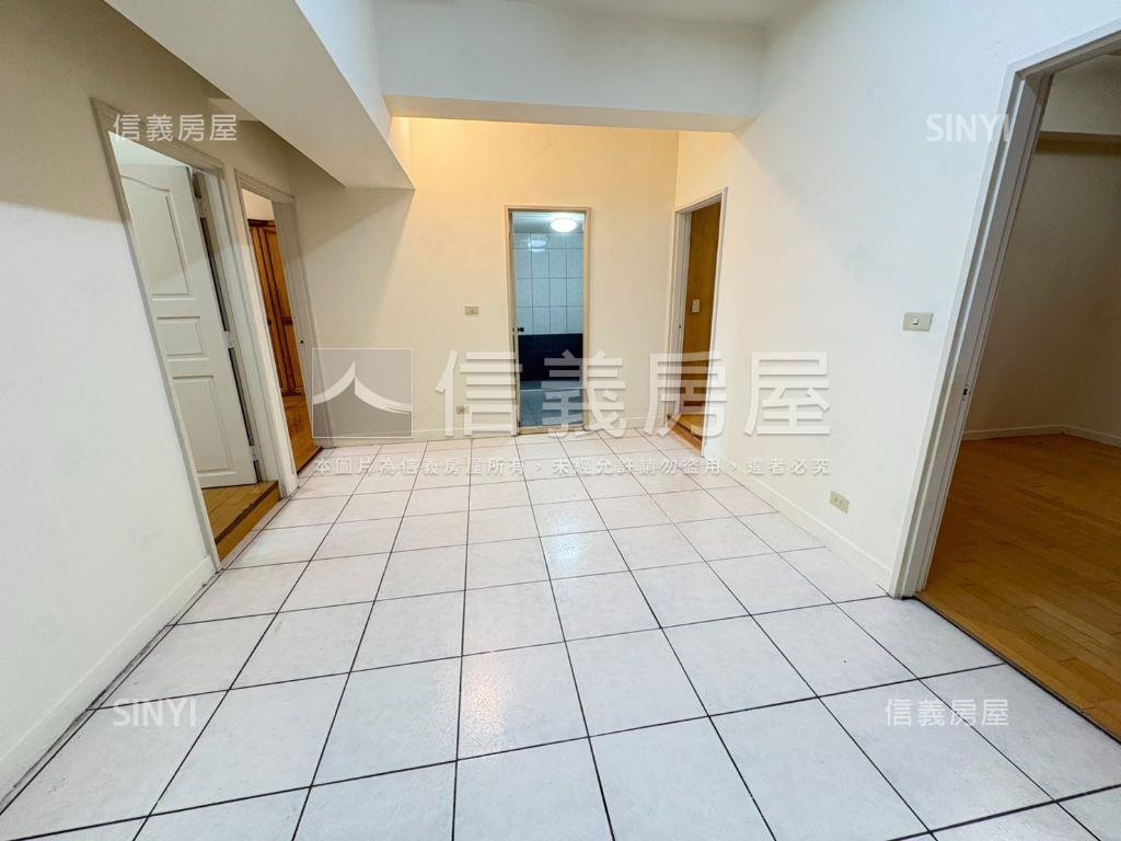 公園都市４房車位房屋室內格局與周邊環境