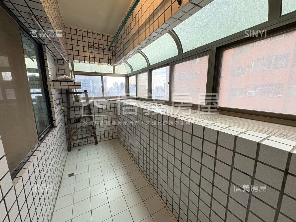 公園都市４房車位房屋室內格局與周邊環境