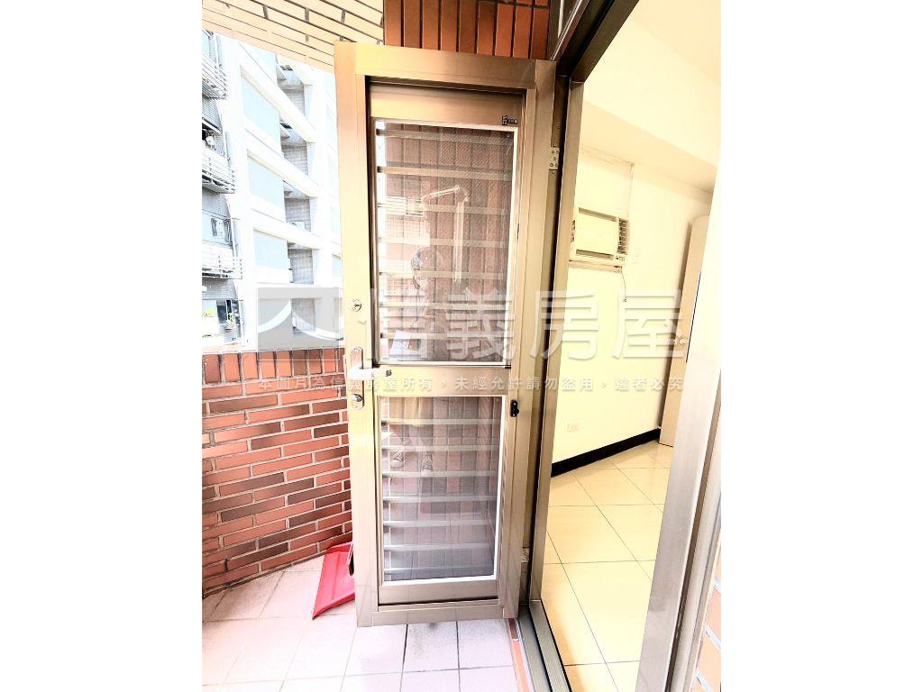 專任首購成家一房一廳房屋室內格局與周邊環境