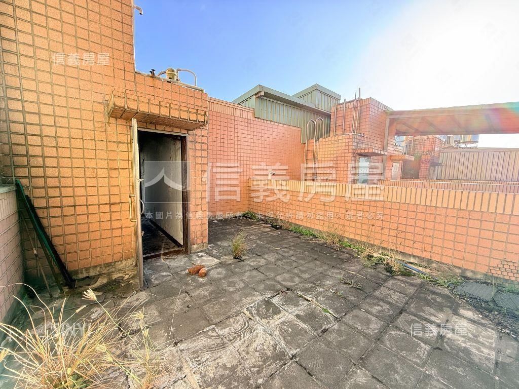 大觀路旁。優質四層透天厝房屋室內格局與周邊環境