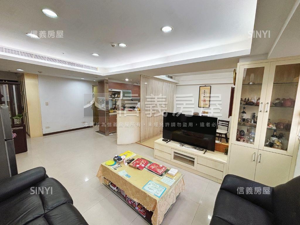 未來城典雅裝潢三房車位房屋室內格局與周邊環境