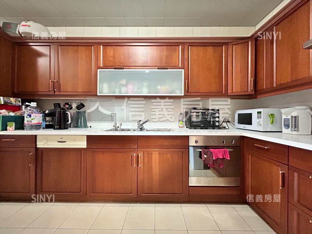 大安榮耀敦南四房雙平車房屋室內格局與周邊環境