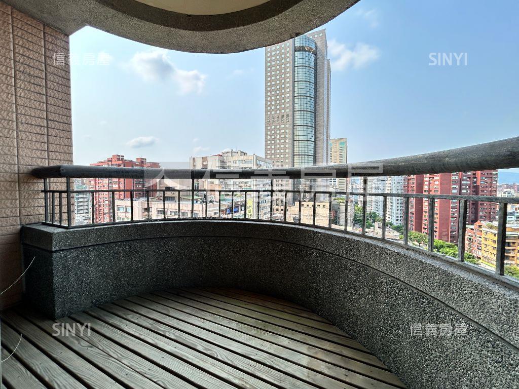 大安榮耀敦南四房雙平車房屋室內格局與周邊環境