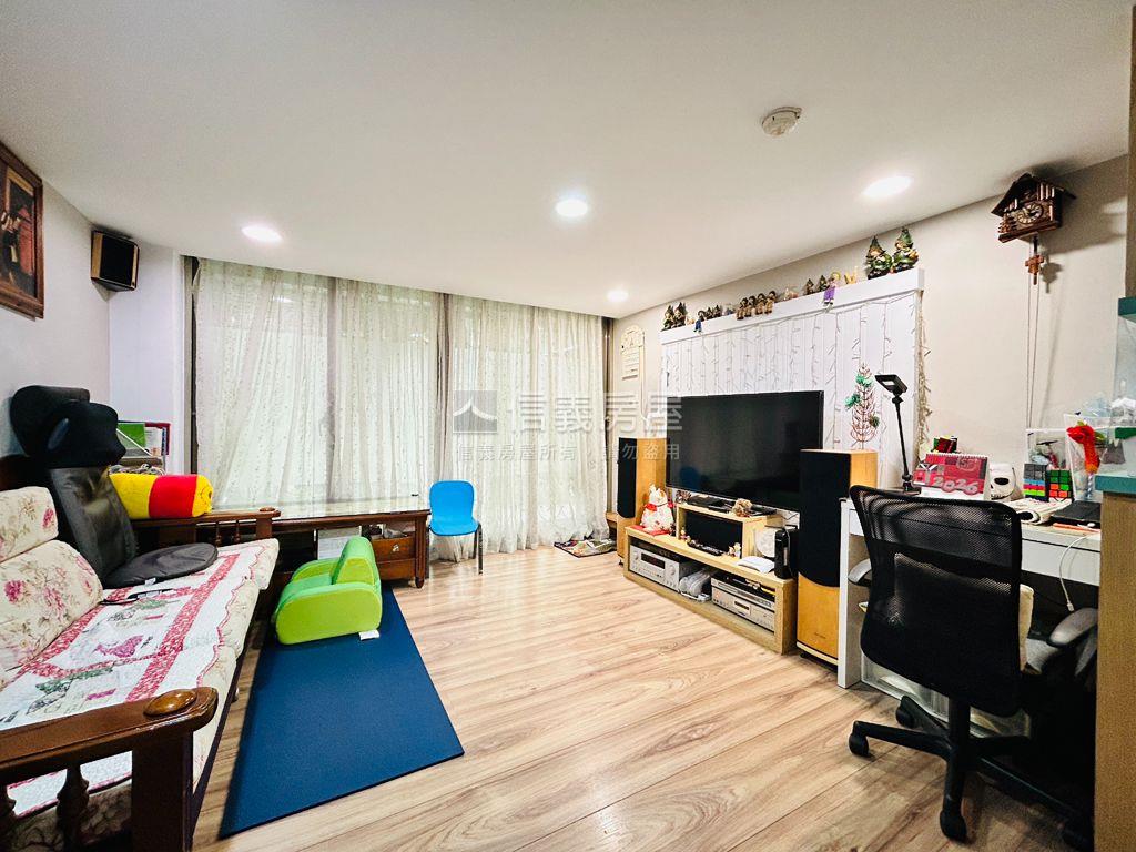 幸福安然加冕挑高一樓房屋室內格局與周邊環境