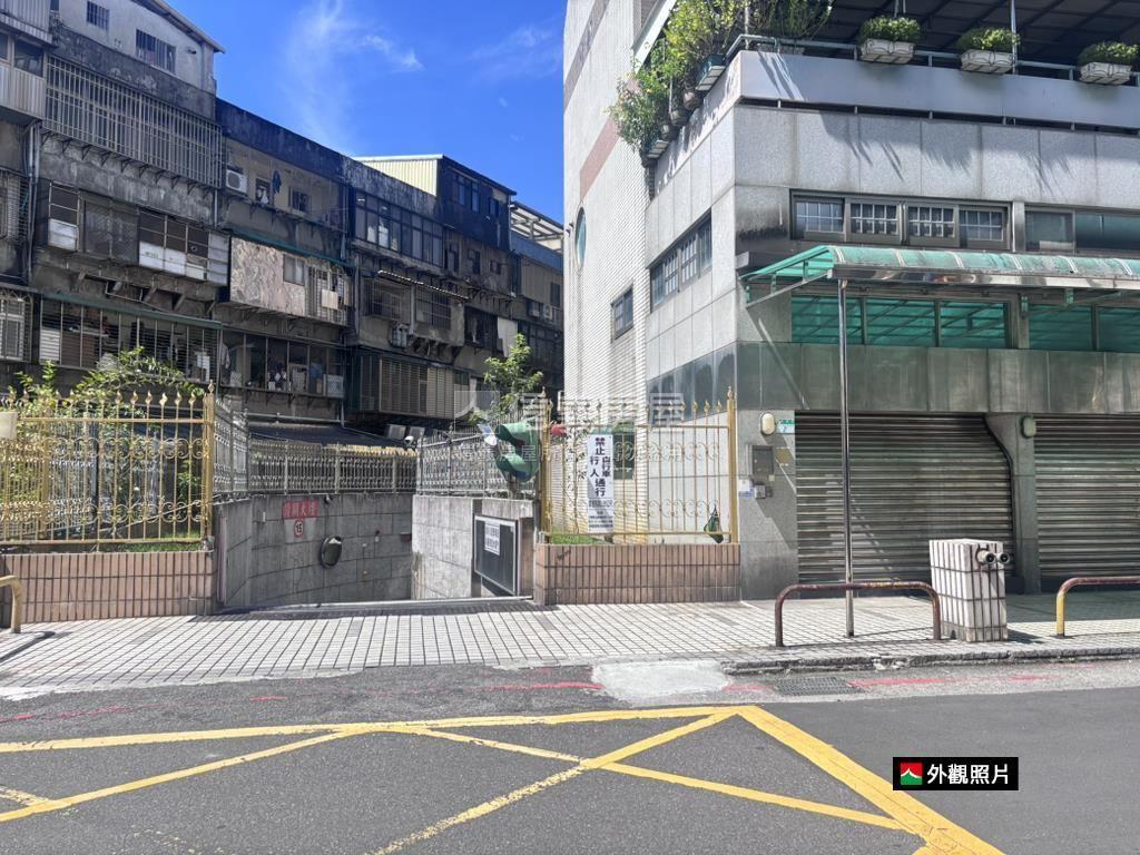 幸福安然加冕挑高一樓房屋室內格局與周邊環境