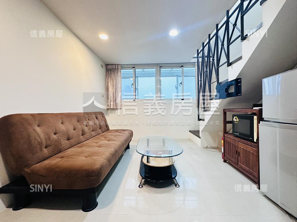 亞曼尼挑高附平移車位房屋室內格局與周邊環境