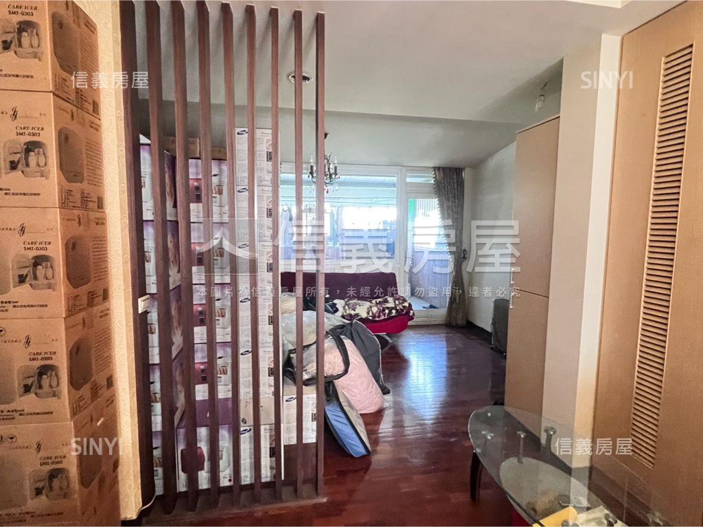 中路重劃文山國小稀有透店房屋室內格局與周邊環境