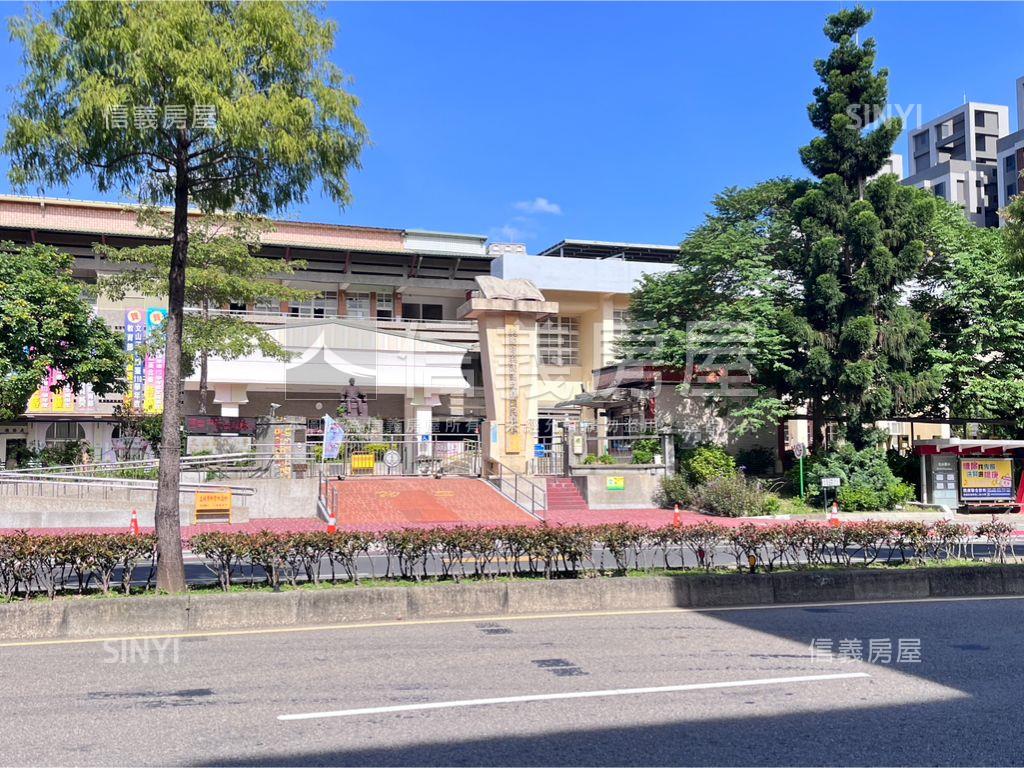 中路重劃文山國小稀有透店房屋室內格局與周邊環境