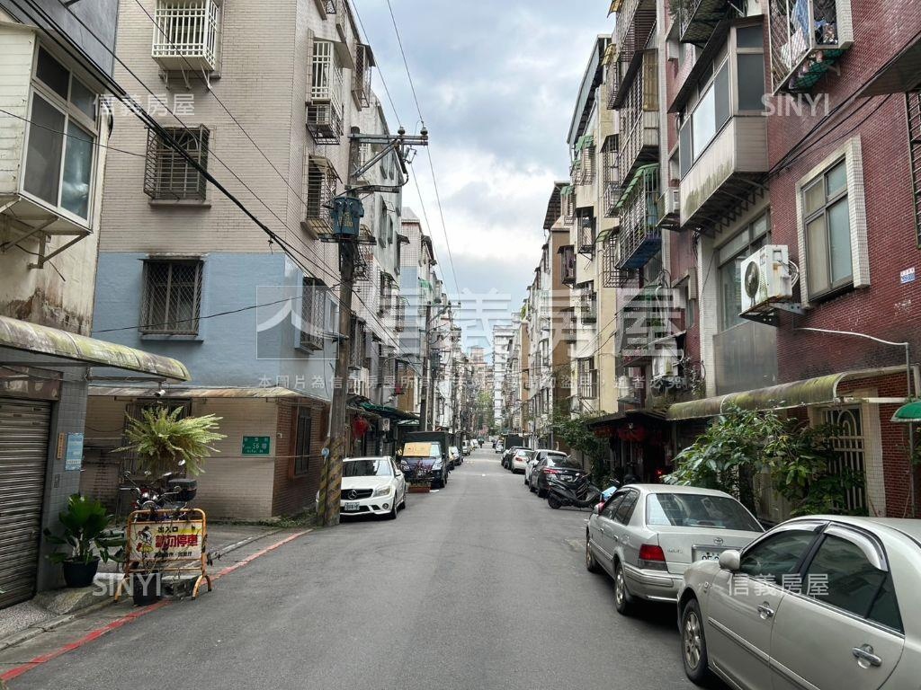低總價東湖邊間創意３房房屋室內格局與周邊環境