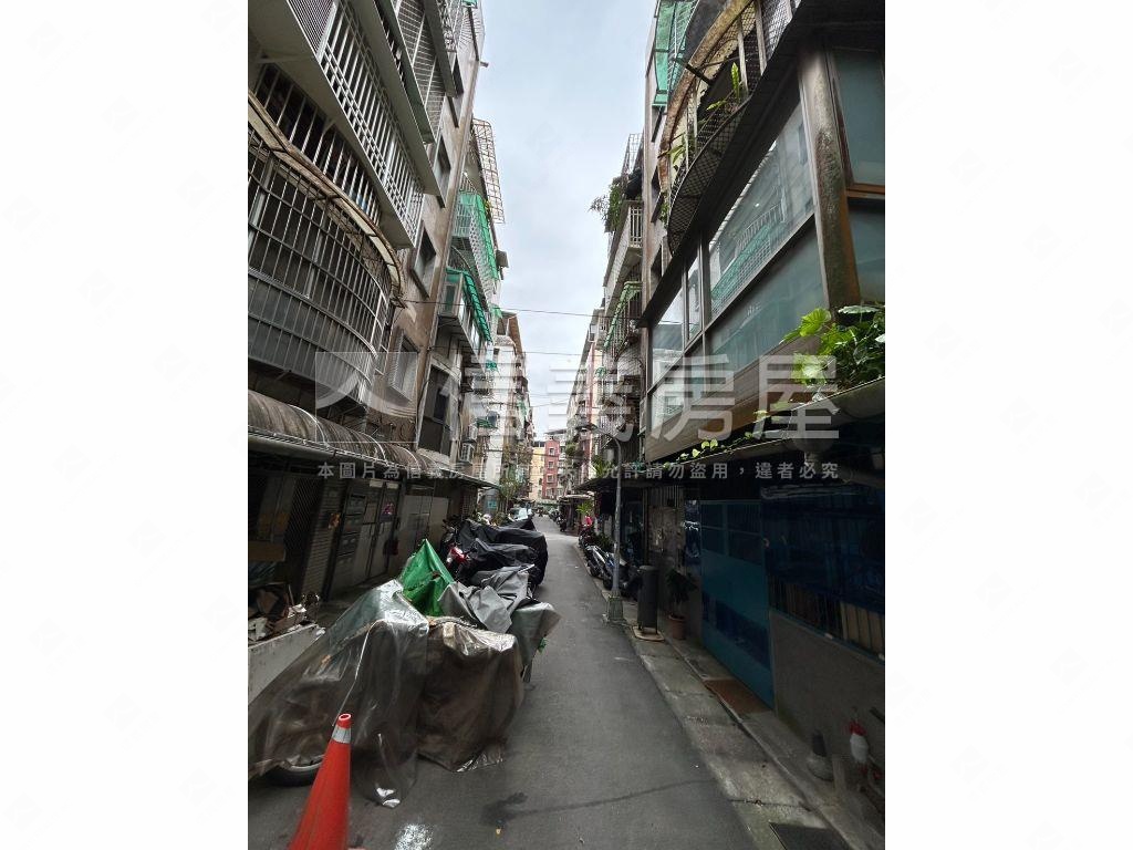 低總價東湖邊間創意３房房屋室內格局與周邊環境