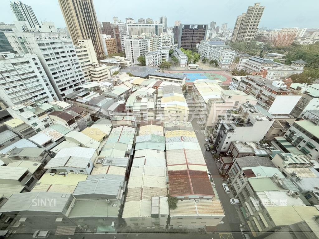 寶成中正景觀採光附車位房屋室內格局與周邊環境