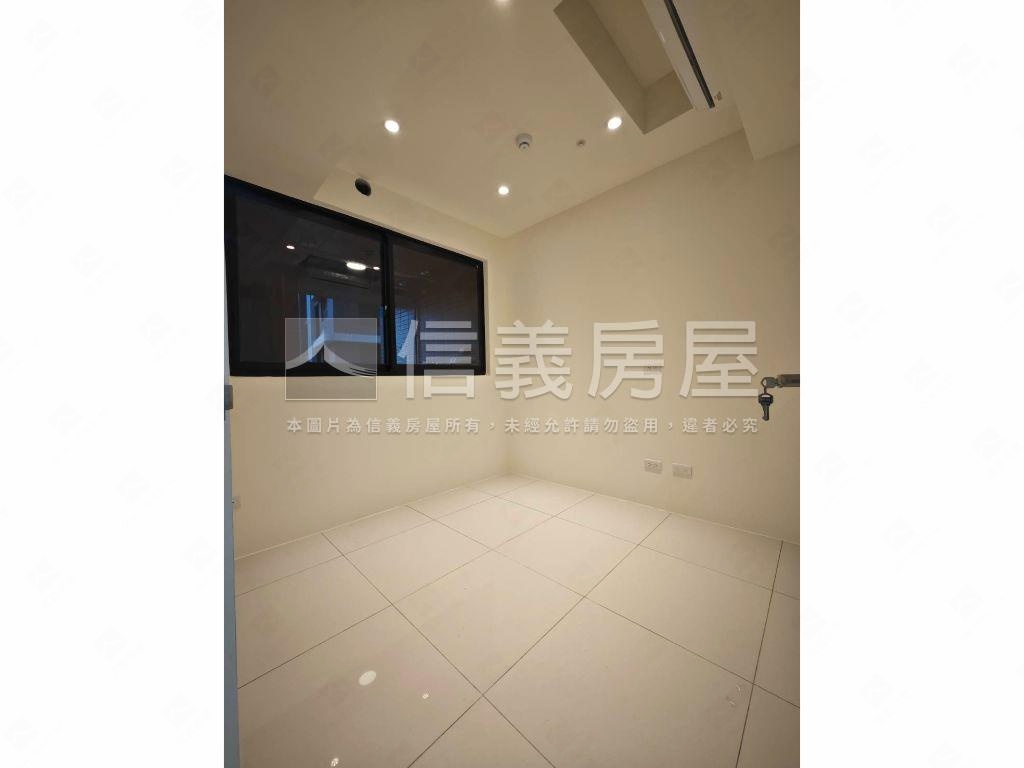 帝景５尊爵河濱樹海大空間房屋室內格局與周邊環境