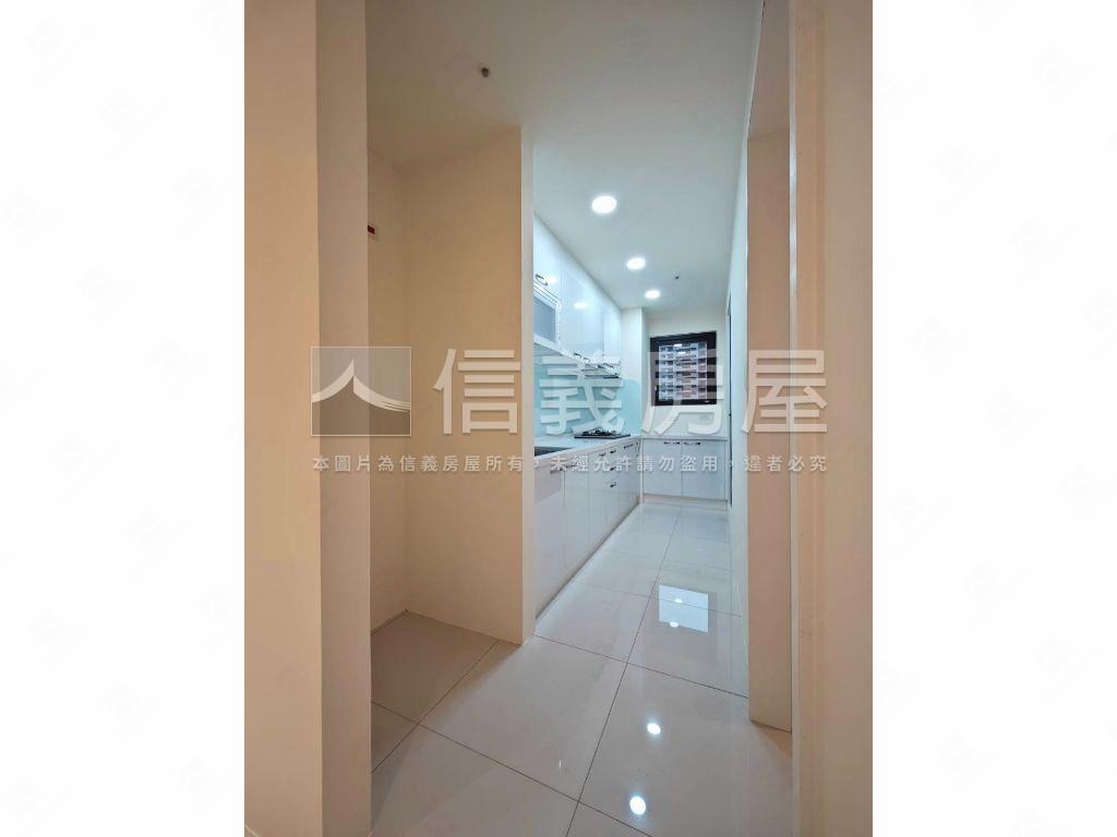 帝景５尊爵河濱樹海大空間房屋室內格局與周邊環境