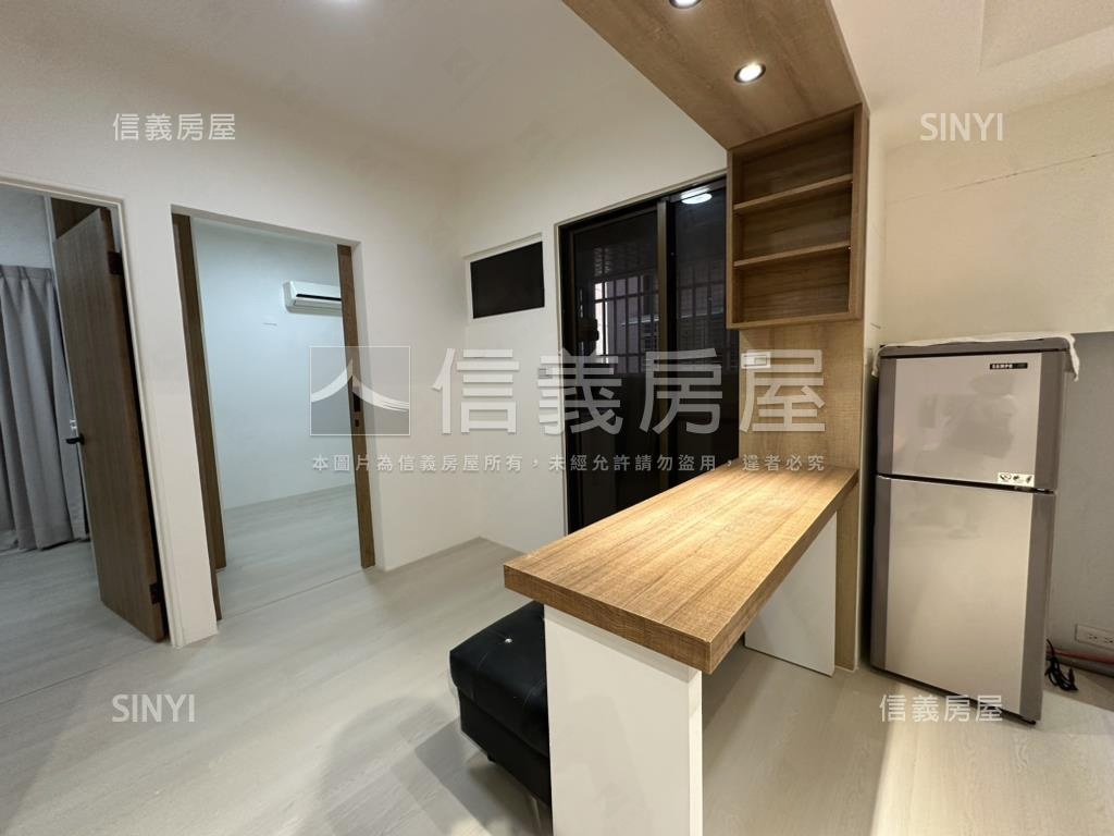 精緻中華路電梯２房房屋室內格局與周邊環境