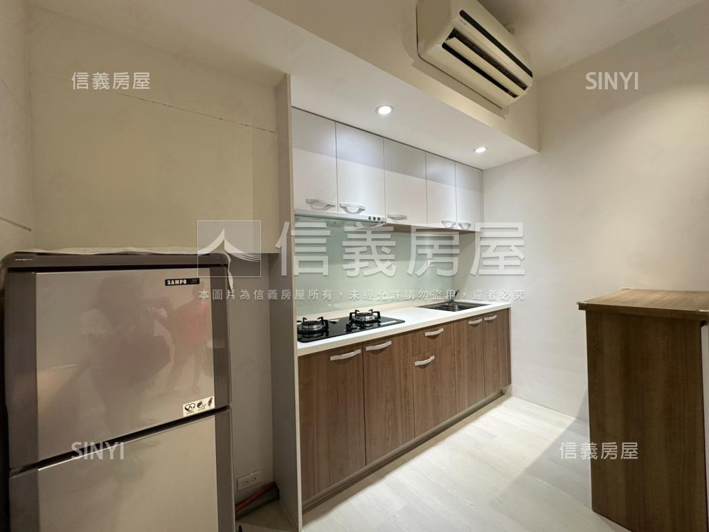 精緻中華路電梯２房房屋室內格局與周邊環境
