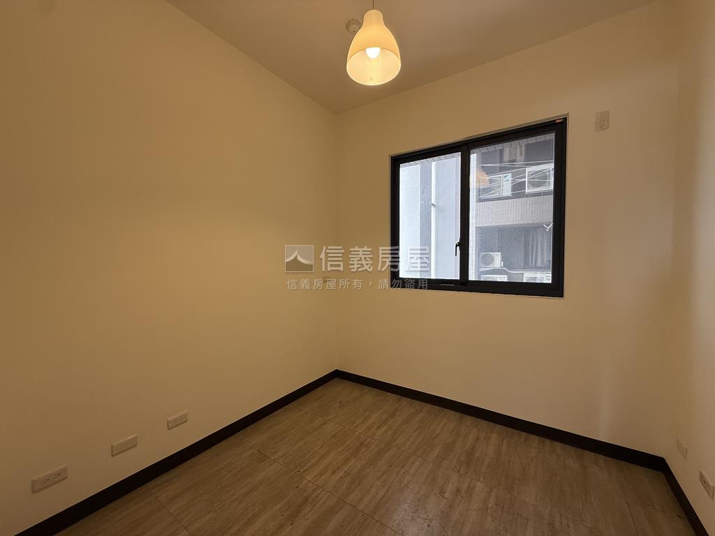 【閱讀金采】三房平面車房屋室內格局與周邊環境