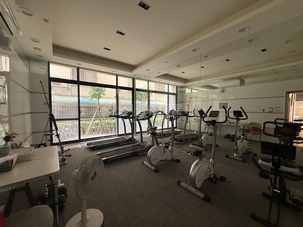 【閱讀金采】三房平面車房屋室內格局與周邊環境