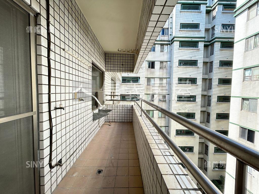 南屯太陽神高樓三房車位房屋室內格局與周邊環境