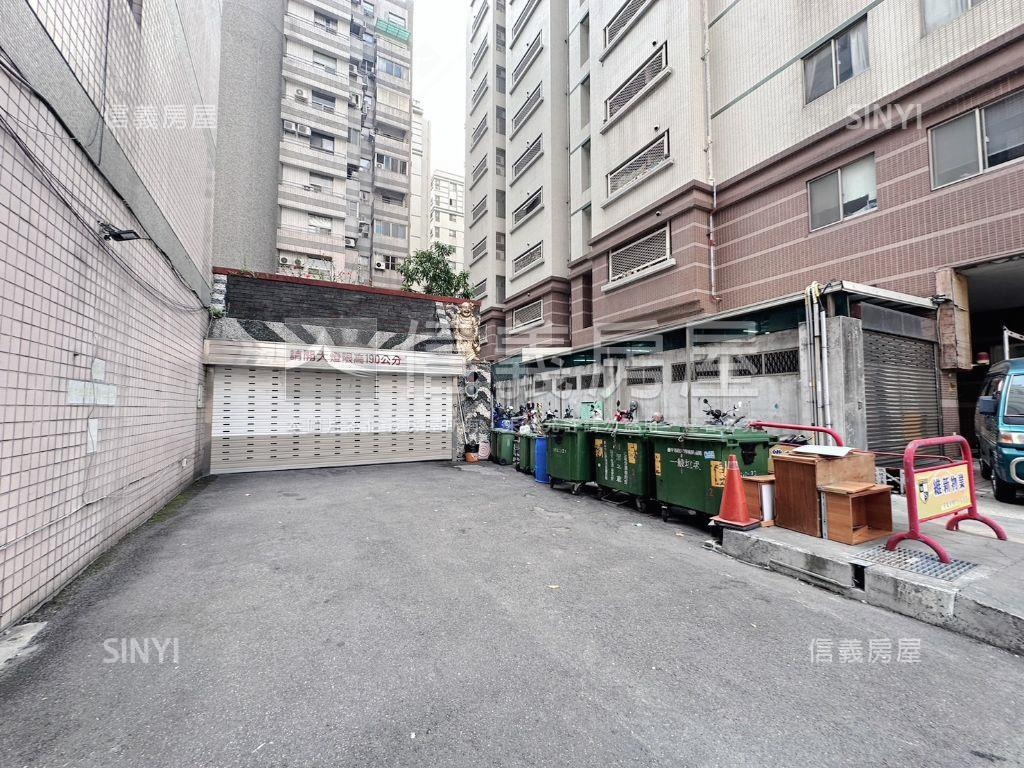 南屯太陽神高樓三房車位房屋室內格局與周邊環境