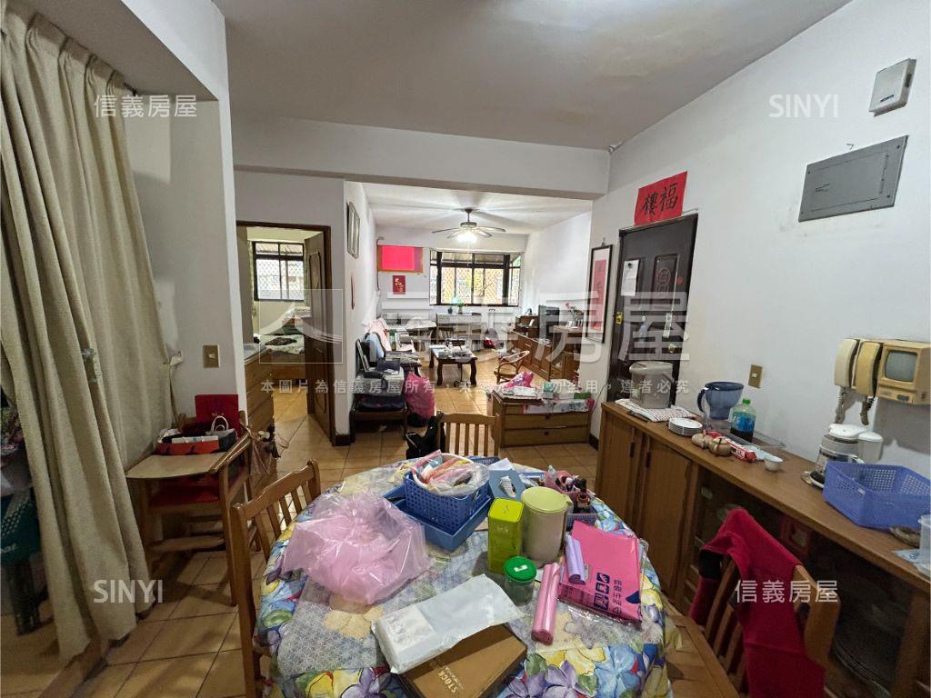 專任中央路近捷運美四房房屋室內格局與周邊環境