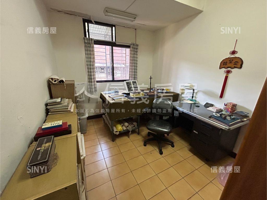 專任中央路近捷運美四房房屋室內格局與周邊環境