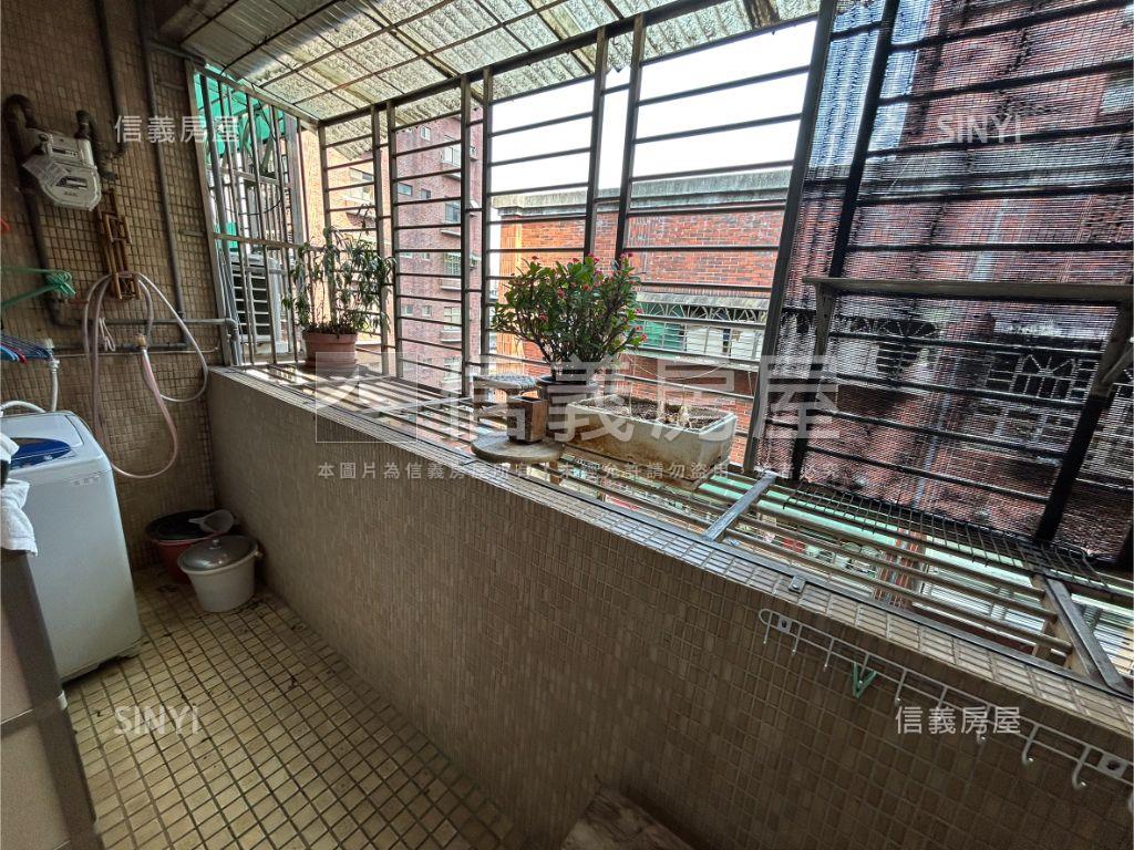 專任中央路近捷運美四房房屋室內格局與周邊環境