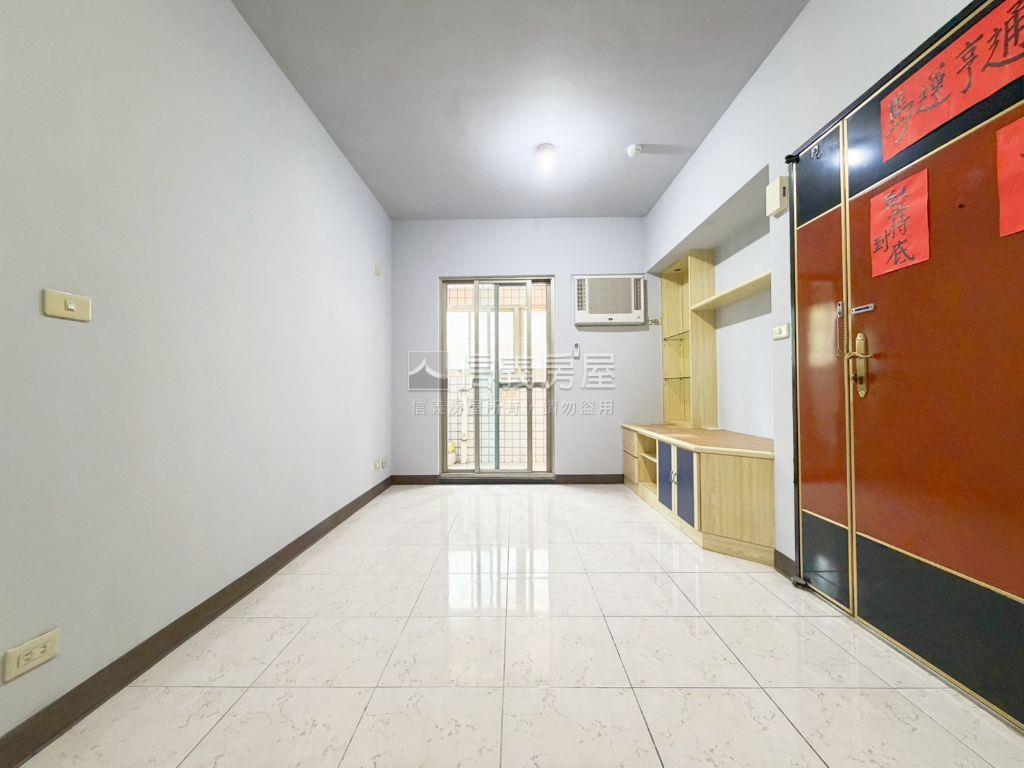 專任台北瑞士美屋房屋室內格局與周邊環境