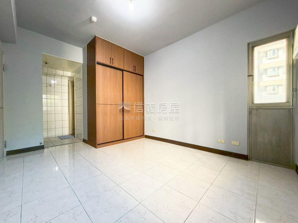專任台北瑞士美屋房屋室內格局與周邊環境