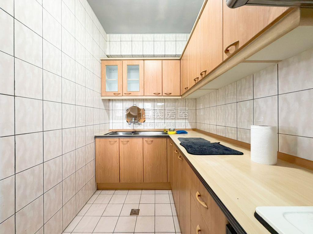 專任台北瑞士美屋房屋室內格局與周邊環境