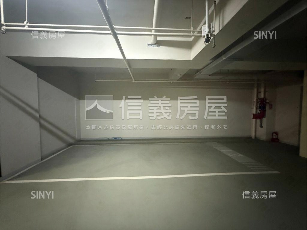 專任東方紐約三房雙車位房屋室內格局與周邊環境
