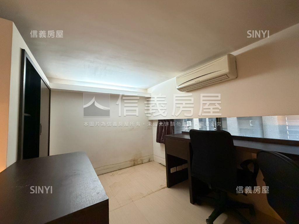 近中醫學士挑高邊間美宅房屋室內格局與周邊環境