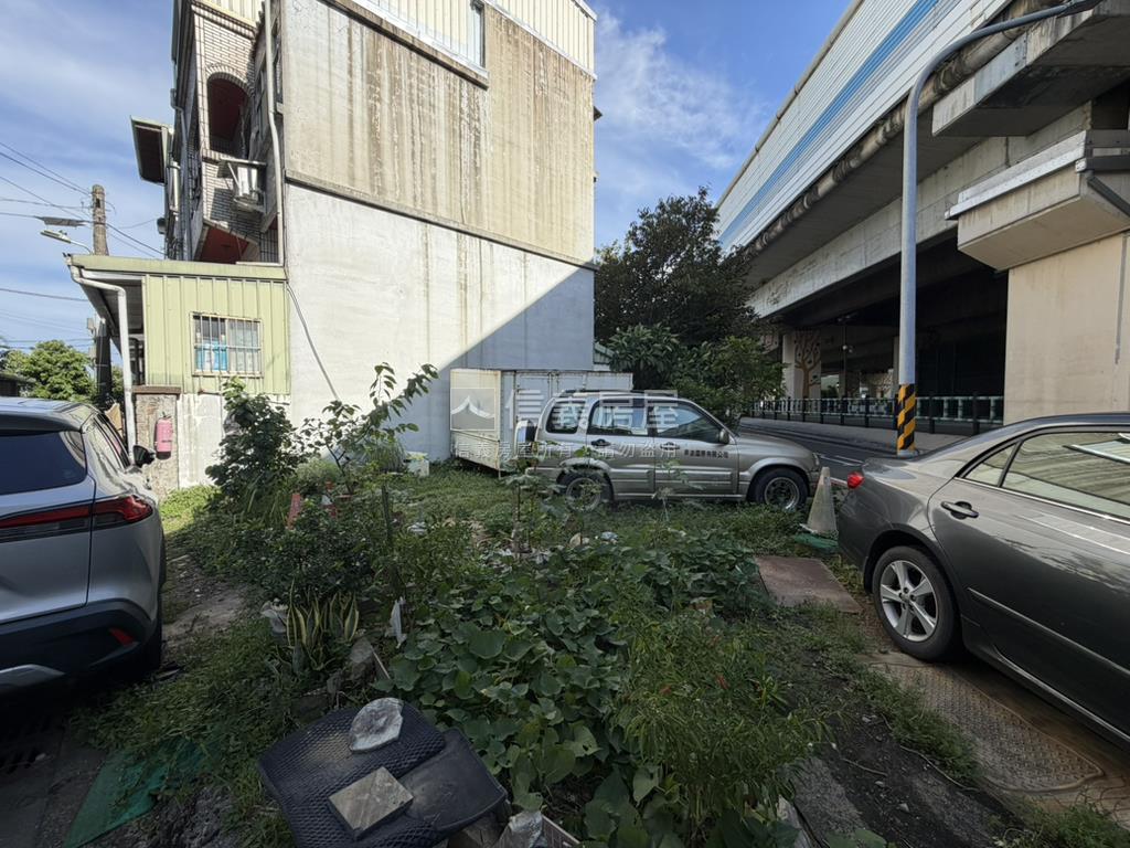 和平路雙面臨路小巧土地房屋室內格局與周邊環境