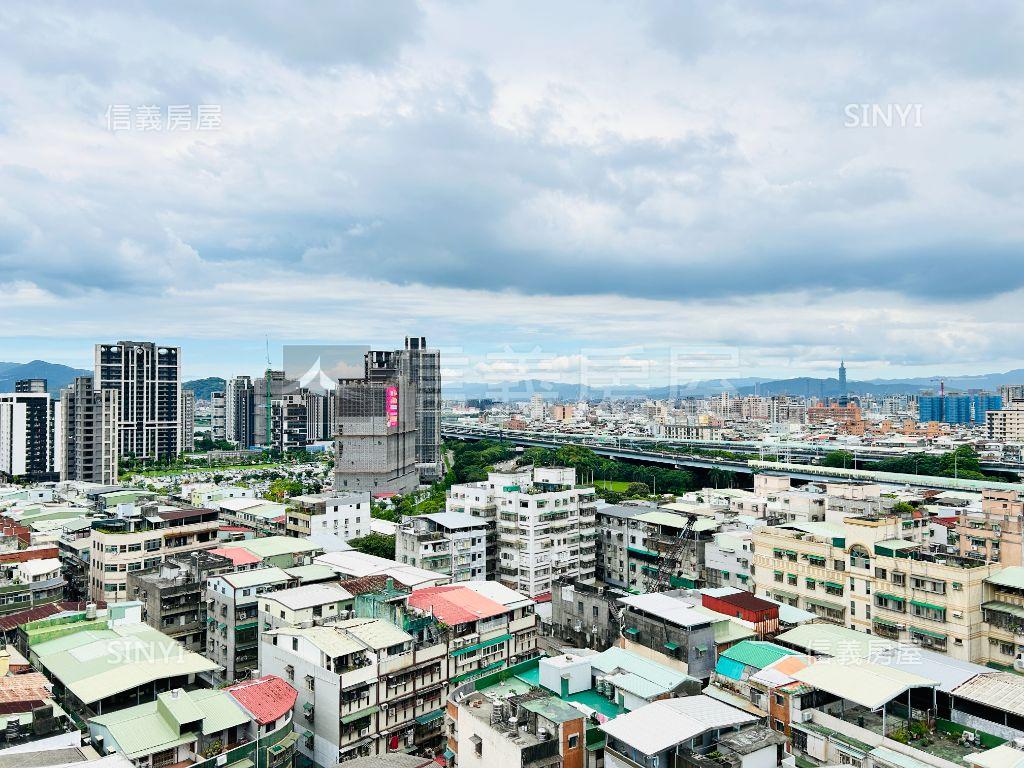 近捷運峰雲３６０房屋室內格局與周邊環境