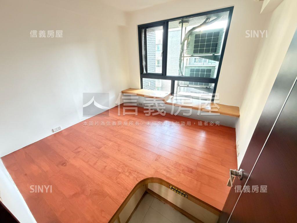 藍海帝國｜次頂樓三房平車房屋室內格局與周邊環境