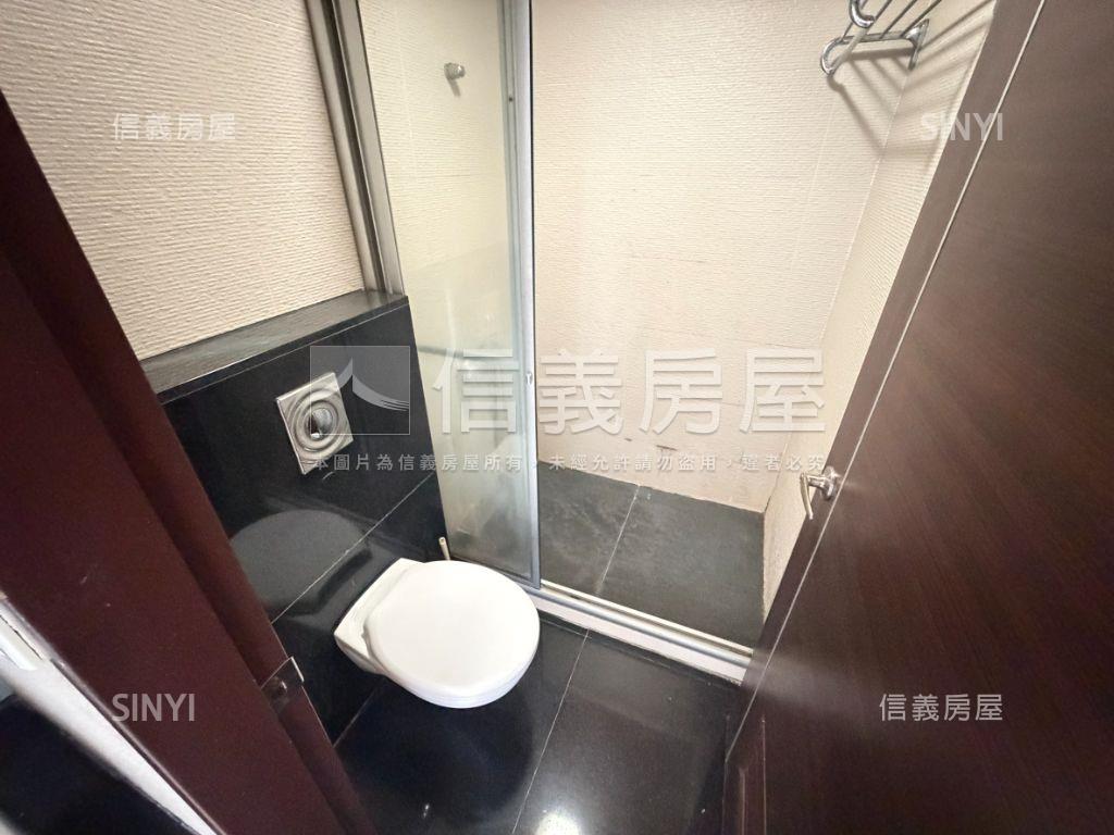 藍海帝國｜次頂樓三房平車房屋室內格局與周邊環境