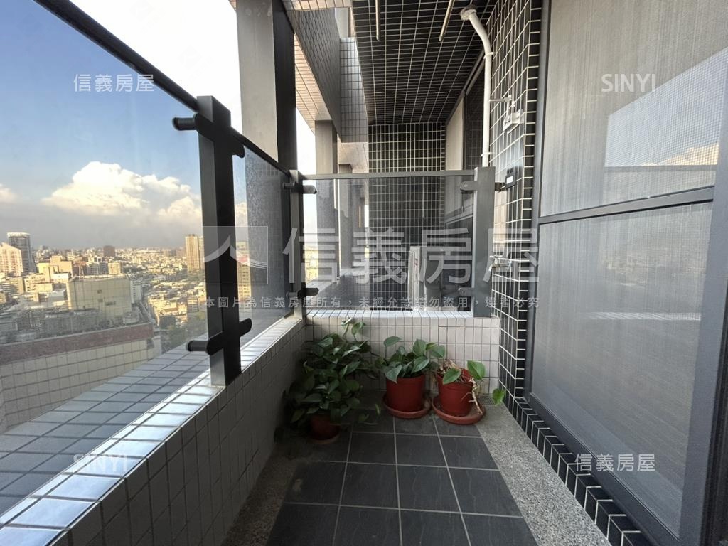 名發晶閣景觀豪邸房屋室內格局與周邊環境