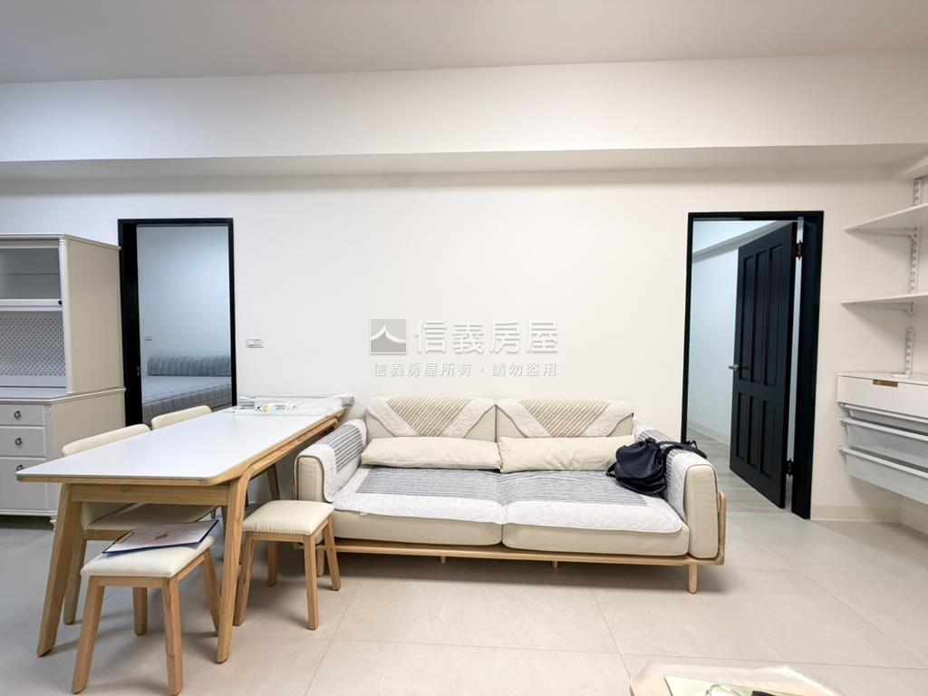 新市市區稀有釋出兩房車位房屋室內格局與周邊環境