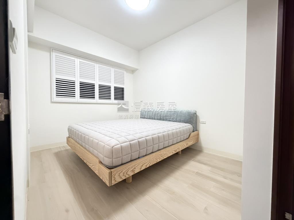 新市市區稀有釋出兩房車位房屋室內格局與周邊環境