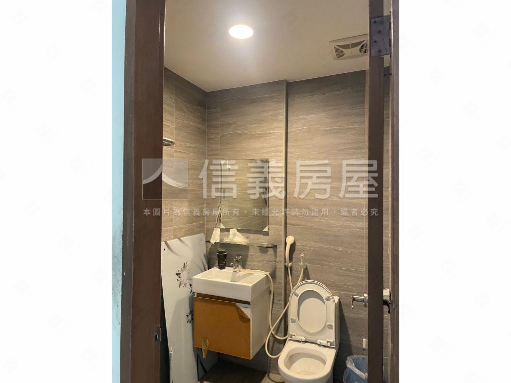 創業三角窗店面房屋室內格局與周邊環境