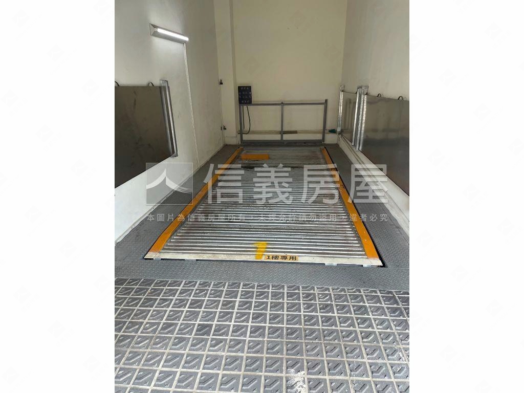 創業三角窗店面房屋室內格局與周邊環境