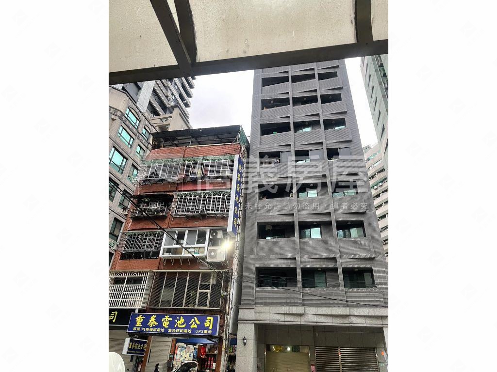 創業三角窗店面房屋室內格局與周邊環境