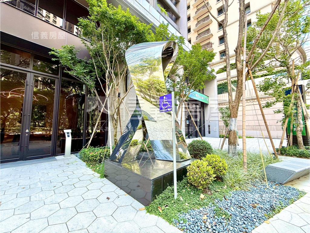 七期捷運兩房平車房屋室內格局與周邊環境