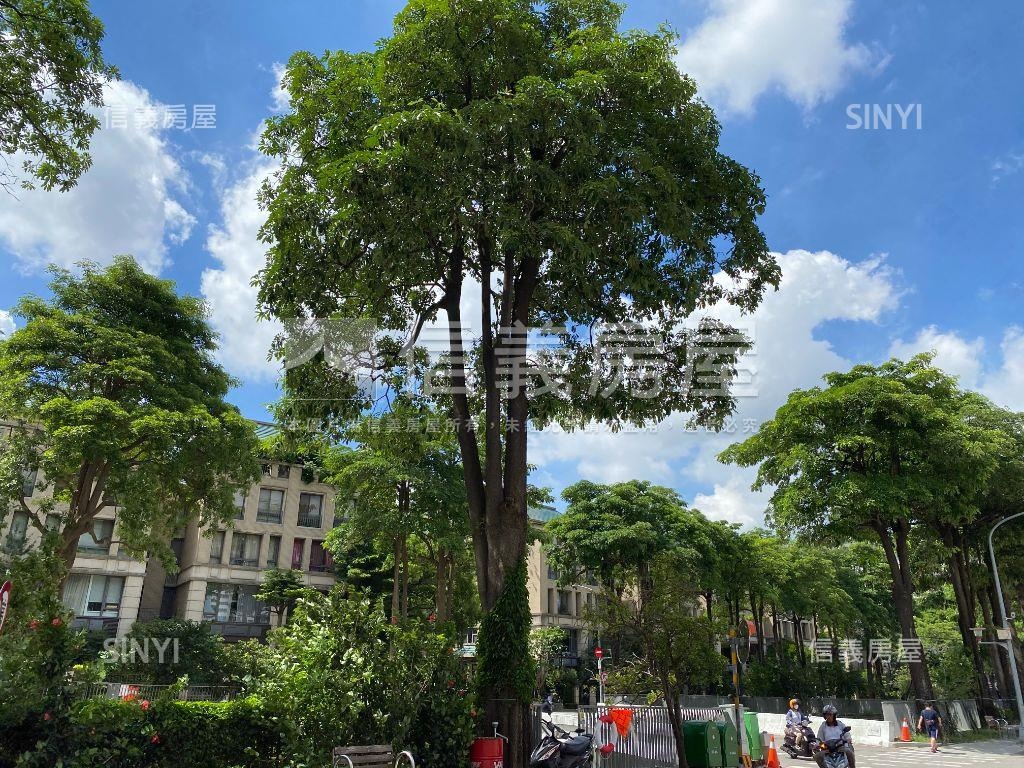 已空屋！逢甲電梯大３房房屋室內格局與周邊環境