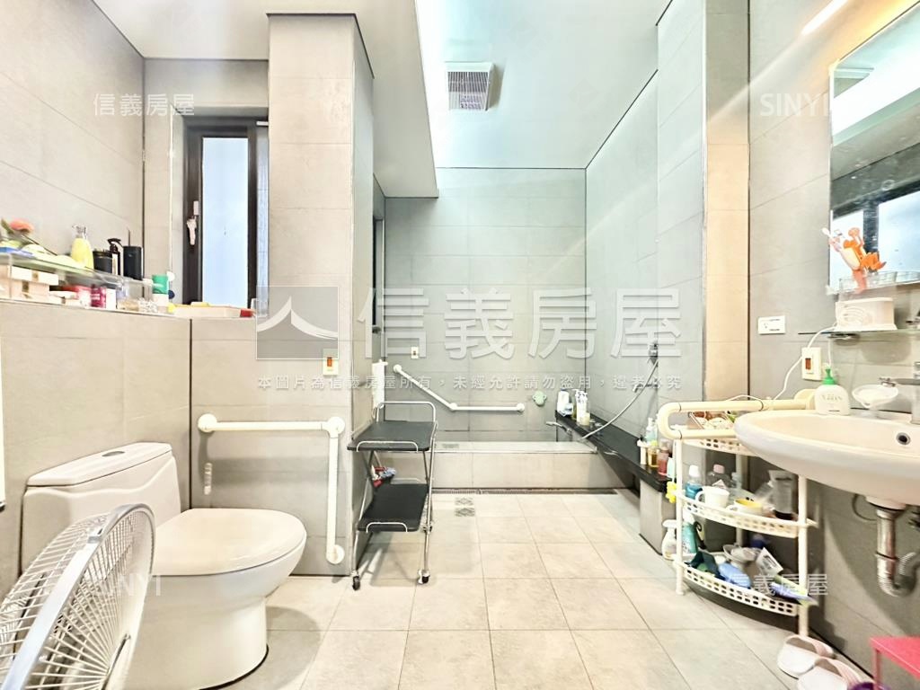 青山公園㊣綠意透天房屋室內格局與周邊環境