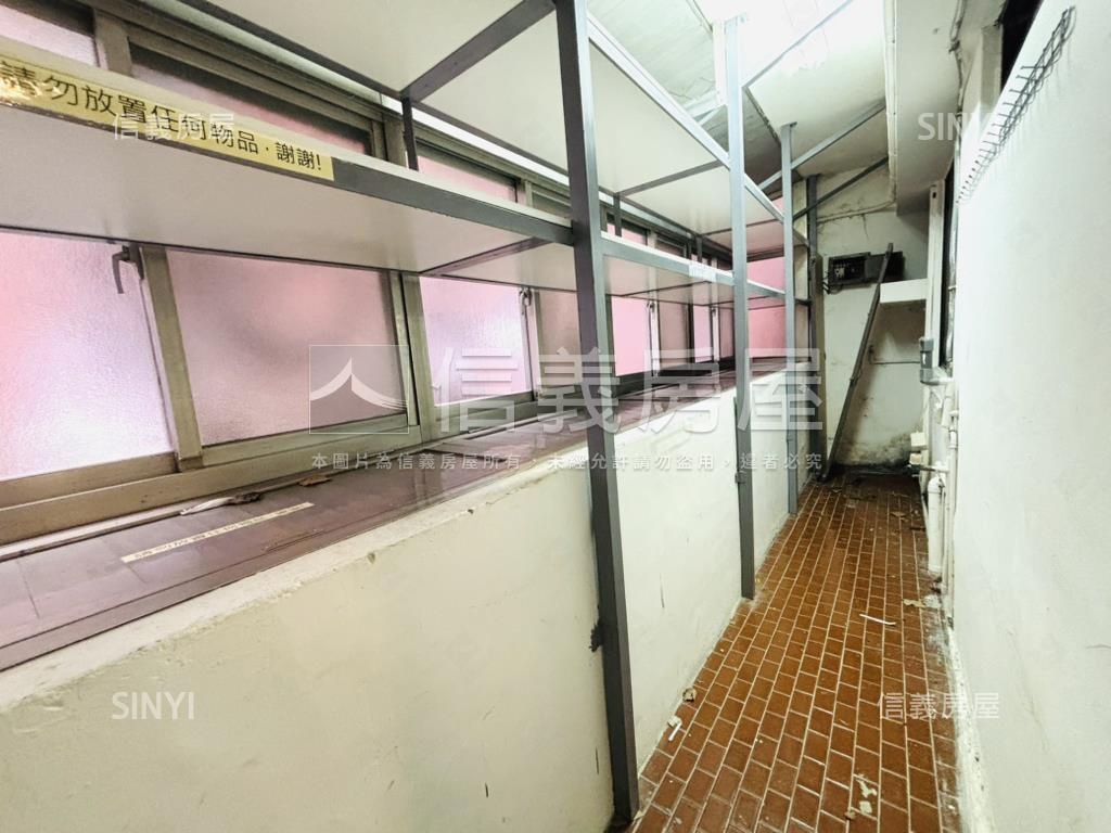 捷運口商用獨戶朝南辦公房屋室內格局與周邊環境