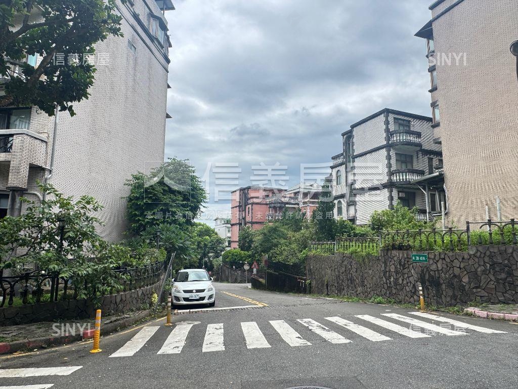 瓏山林大道上美上疊房屋室內格局與周邊環境
