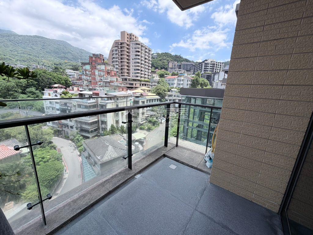 鄉林玉川頂奢裝潢溫泉宅房屋室內格局與周邊環境