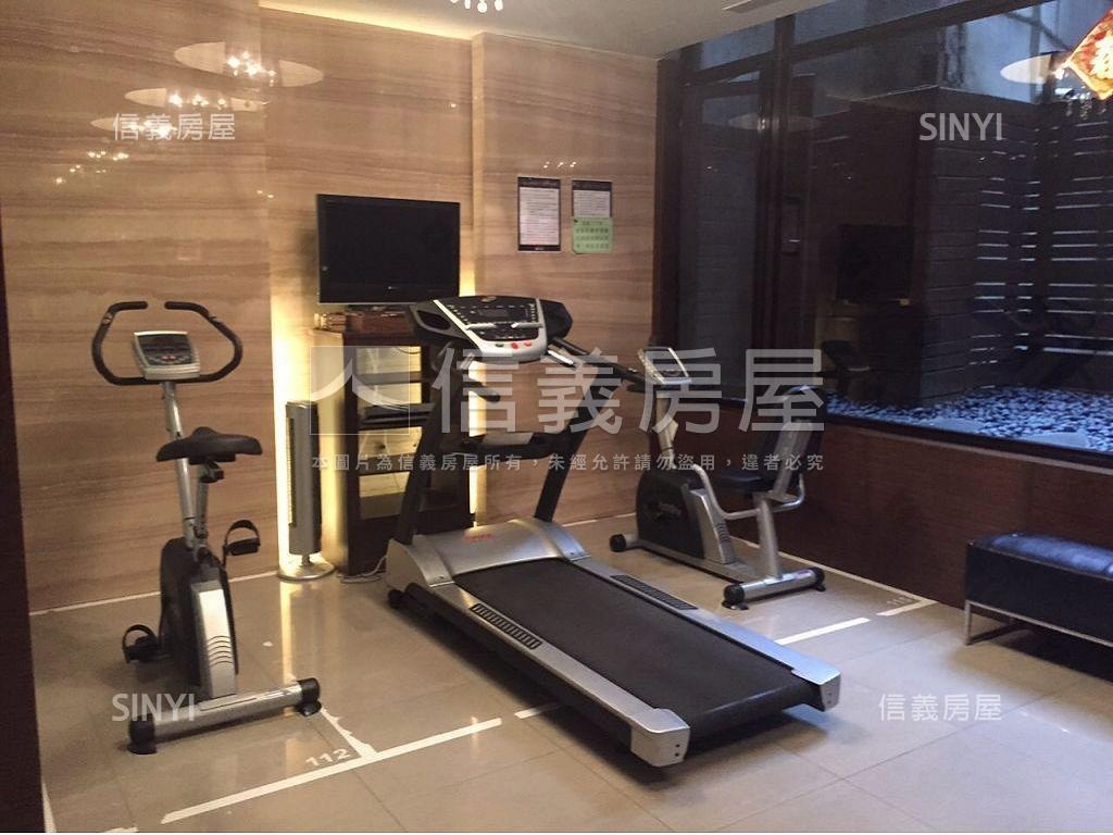 第一名宅高樓邊間２房房屋室內格局與周邊環境