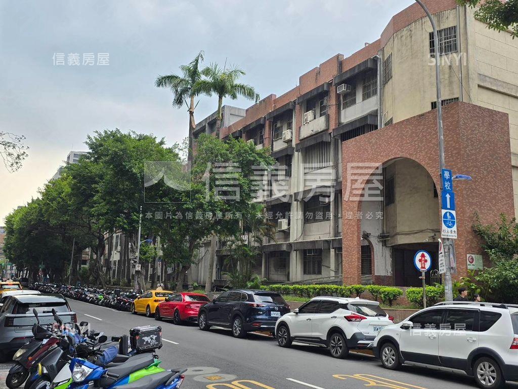 第一名宅高樓邊間２房房屋室內格局與周邊環境