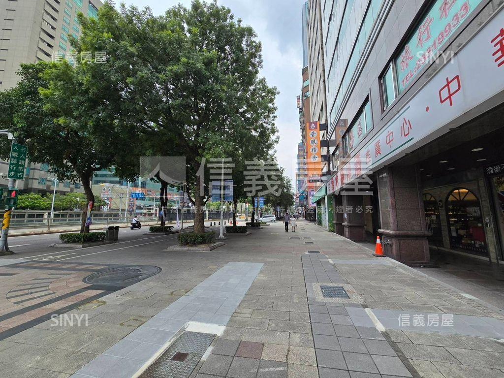 第一名宅高樓邊間２房房屋室內格局與周邊環境